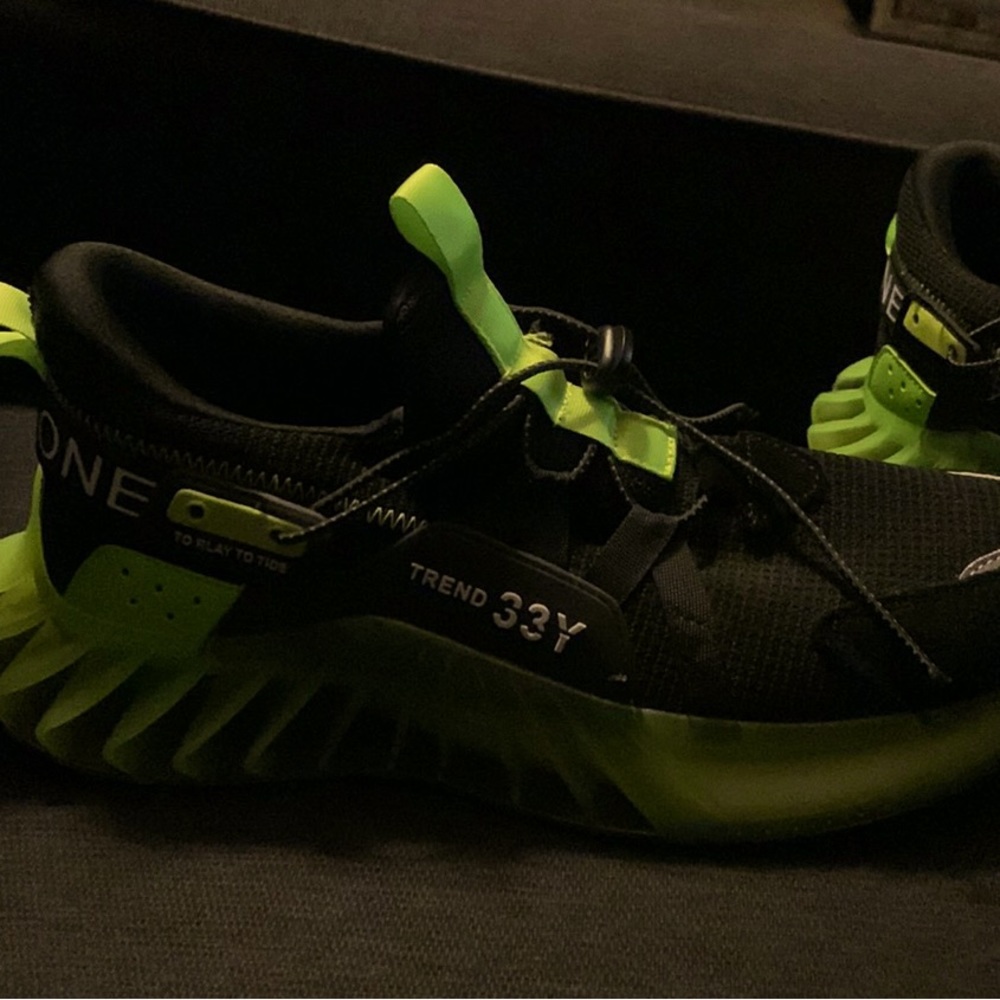 Rovux running shoes men size 10.5 worn once